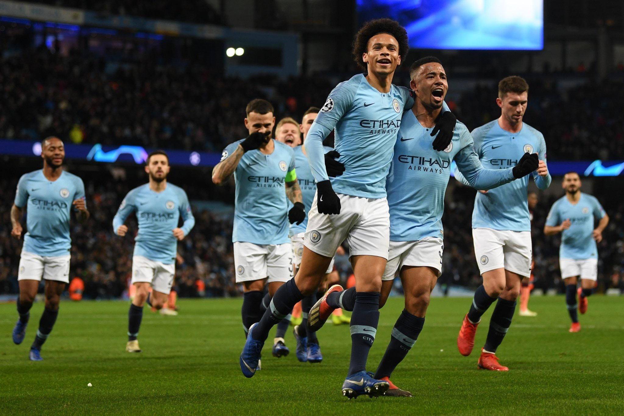 衣以蓝色为 衣以蓝色为